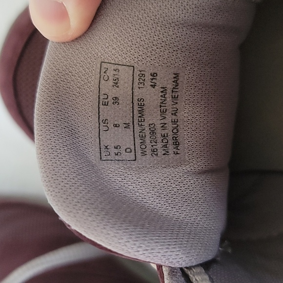 Clark's Teffa Hoyle women's size 8M sneakers in Aubergine - Picture 10 of 10